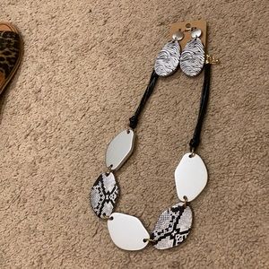 Necklace and earring set